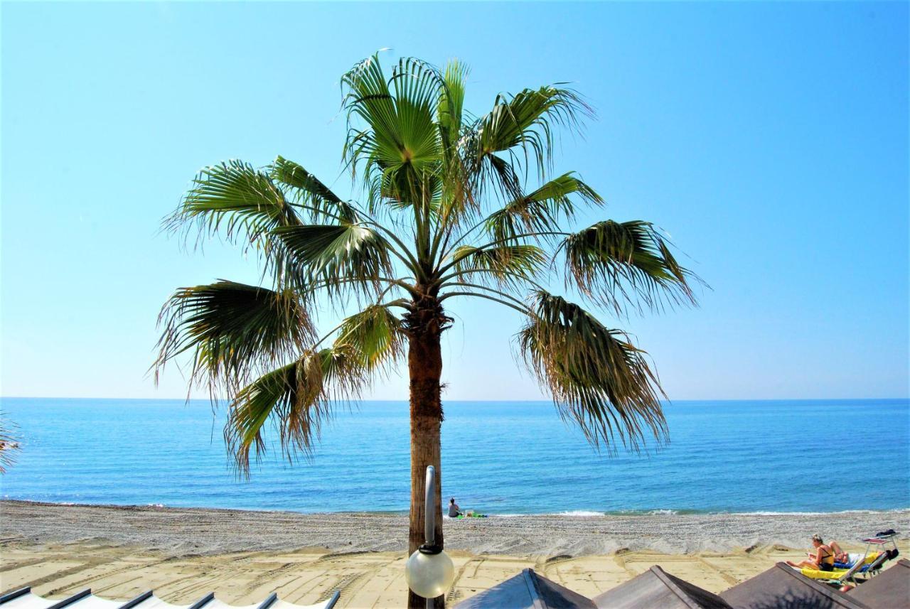 Tramonto Sul Mare - Sea Suite سافونا المظهر الخارجي الصورة
