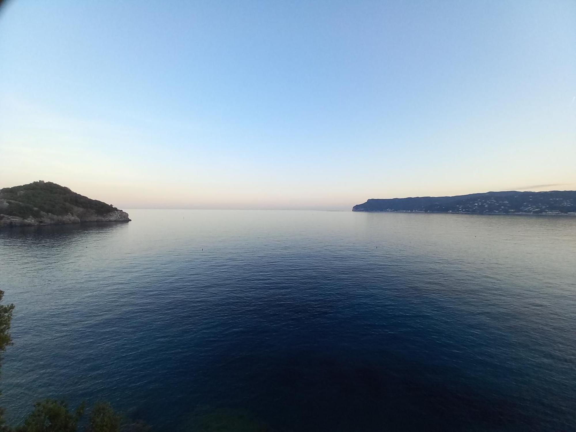 Tramonto Sul Mare - Sea Suite سافونا المظهر الخارجي الصورة